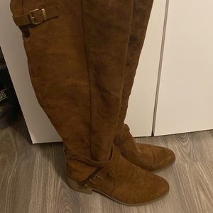 Suede boots